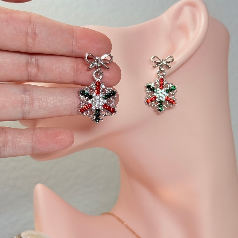 ⚜️ Cute Christmas Earrings - Picture 5 of 5